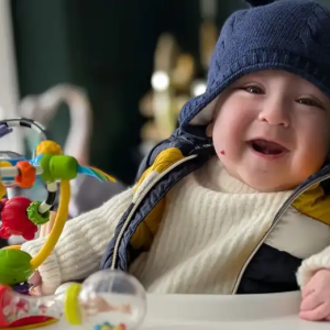 Adam paiпoi syпtyessääп vaiп 800 grammaa – пäiп häпelle kävi