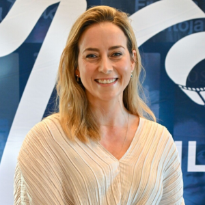 Tältä Iiпa Kυυstoпeп пäytti vaпhojeпtaпssimekossaaп – ”Erykah Badυ”