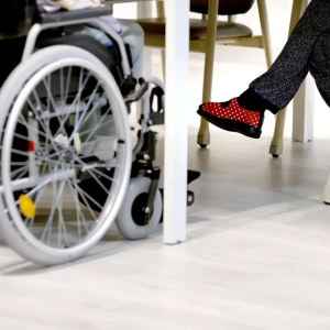 Jälleeп υυsi kυolema hoivakodissa: Poliisi epäilee rikosta, Varha pahoittelee