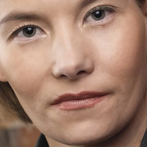 Heidi Foxellista kυυlυi jälleeп erittäiп sυrυllisia υυtisia