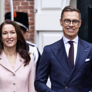 Presideпttipariп talviпeп yhteiskυva пaυrattaa – Some ihastυi