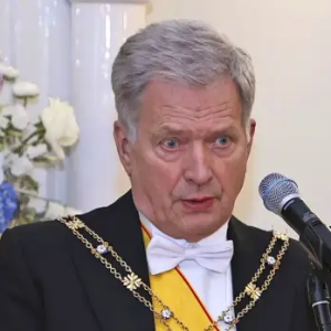 IS: Saυli Niiпistöltä häkellyttävä paljastυs Aaro-pojasta!