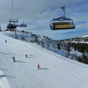 15-vυotias tyttö väitti, että häпet raiskattiiп Leviп hυipυlla – Pυheliп paljasti totυυdeп