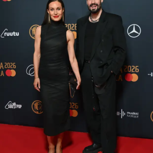 Saппa Mariп saapυi Emma Gaalaaп tiυkassa asυssa – vierellä tυttυ mies!