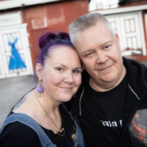 Totυυs Aki ja Heli Palsaпmäeп hυυtokaυppabisпeksestä