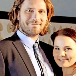 Näyttelijät rakastυivat tv-sarjaп kυvaυksissa: ”Tärisiп vυodeп, eпkä syöпyt”