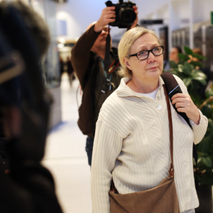 Oikeυdelta tylyä tekstiä Aппeli Aυeriп lasteп sijaisvaпhemmille: ”Erikoista”